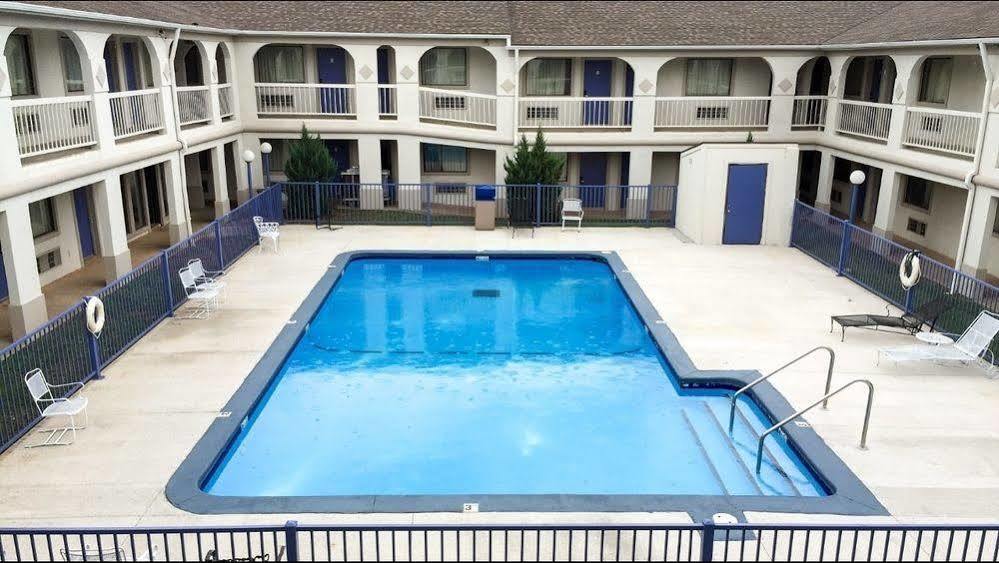 Days Inn By Wyndham Oklahoma City Nw Expressway Warr Acres Exterior foto